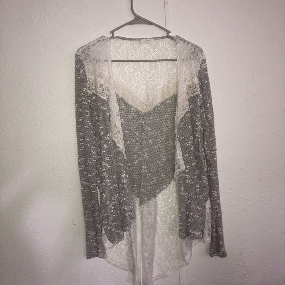 ❄️💙 Grey and lace cardigan